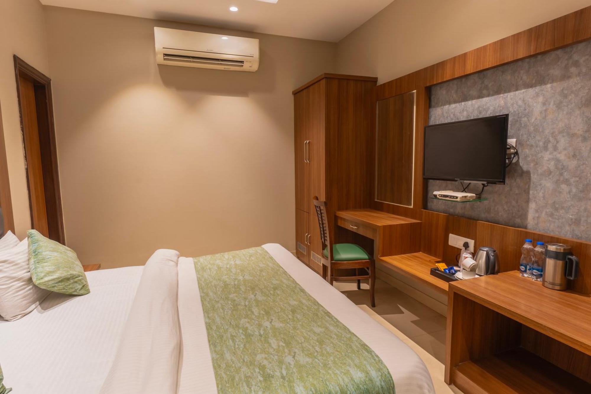Hotel Amritsar International 2 Min Walk From Amritsar Bus Stand Buitenkant foto