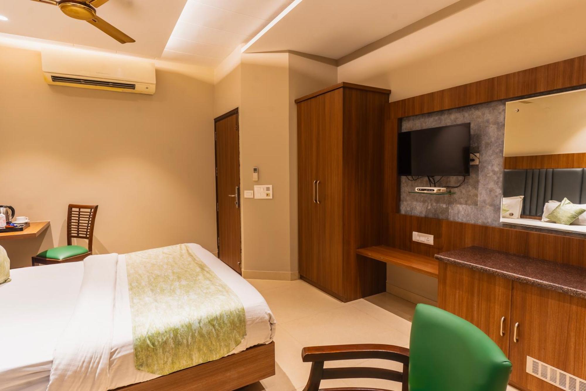 Hotel Amritsar International 2 Min Walk From Amritsar Bus Stand Buitenkant foto