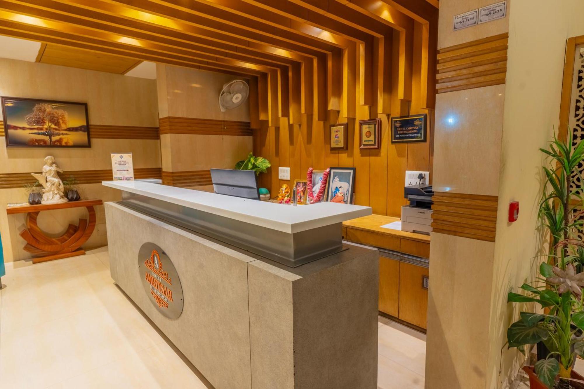 Hotel Amritsar International 2 Min Walk From Amritsar Bus Stand Buitenkant foto