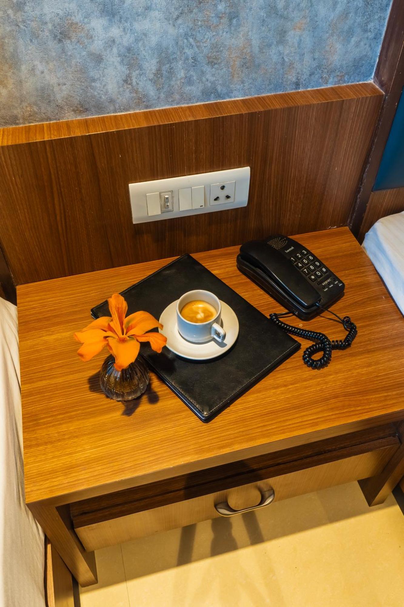 Hotel Amritsar International 2 Min Walk From Amritsar Bus Stand Buitenkant foto