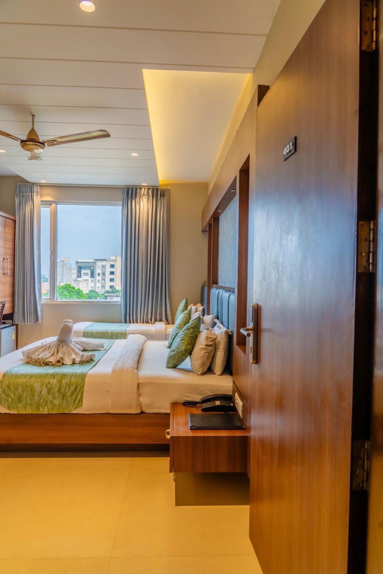 Hotel Amritsar International 2 Min Walk From Amritsar Bus Stand Buitenkant foto